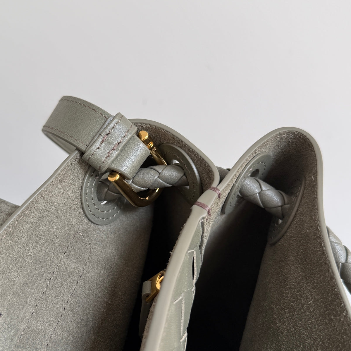 Bottega Veneta Black Designer Handbag Edition 157 - detail image 4