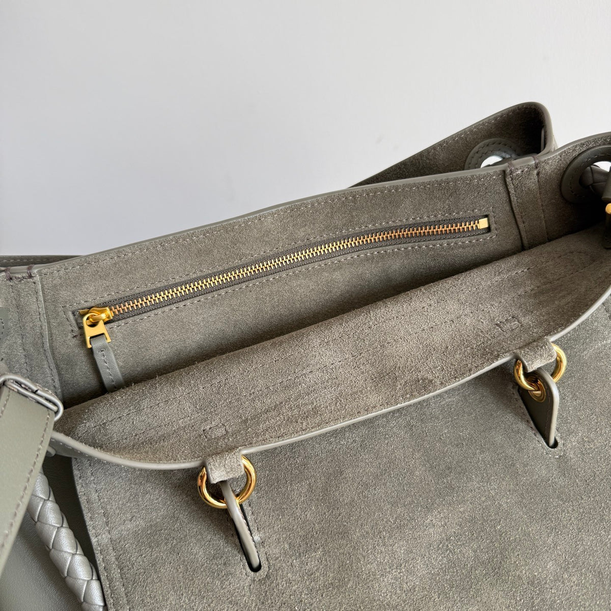 Bottega Veneta Black Designer Handbag Edition 157 - detail image 7