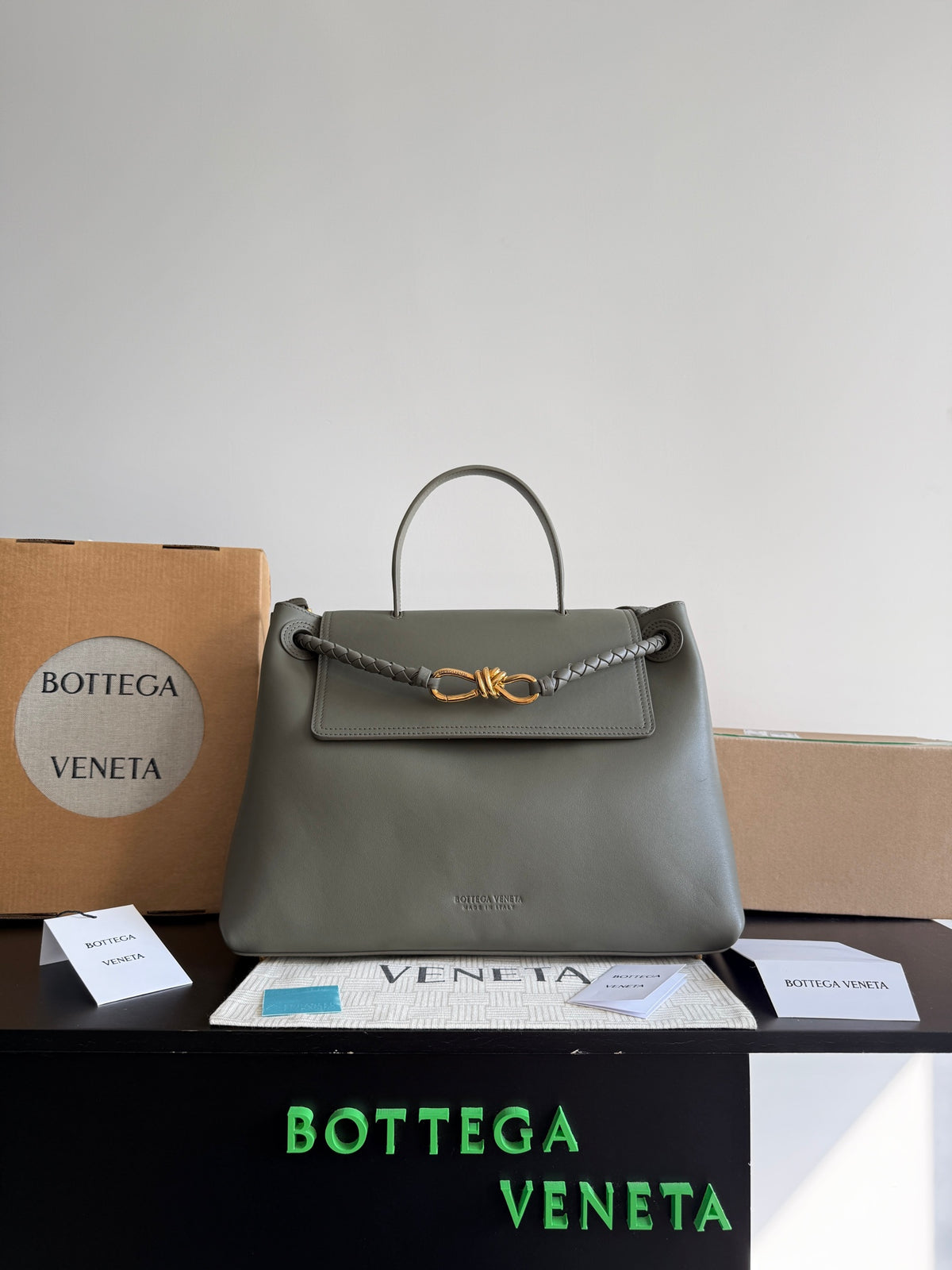 Bottega Veneta Black Designer Handbag Edition 156