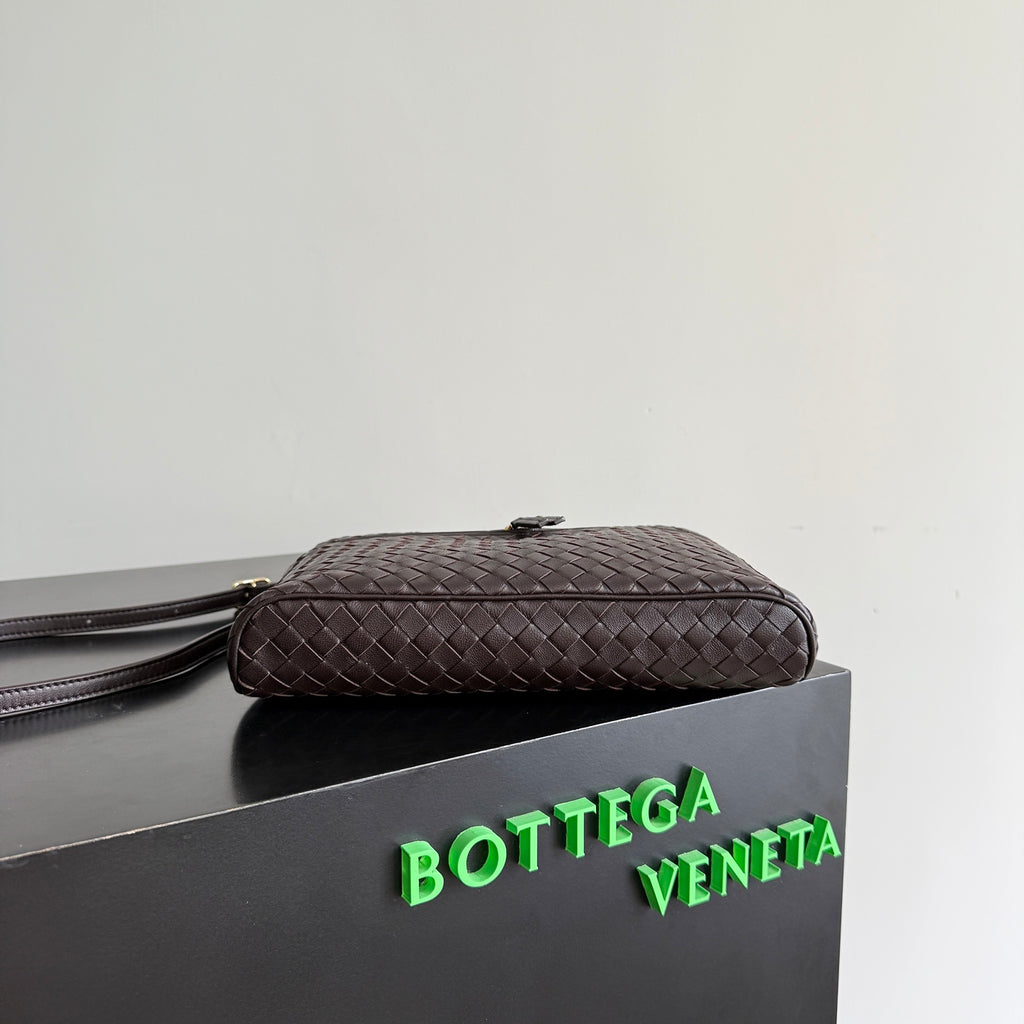 Bottega Veneta 843819 Black Designer Handbag - detail image 4