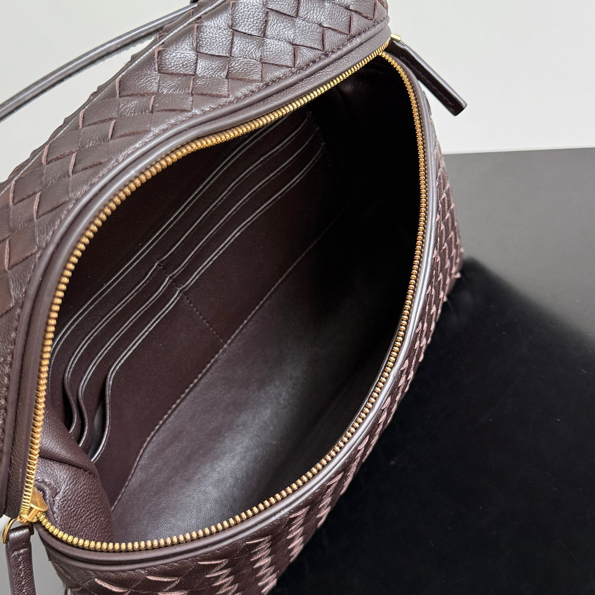 Bottega Veneta 843819 Black Designer Handbag - detail image 9