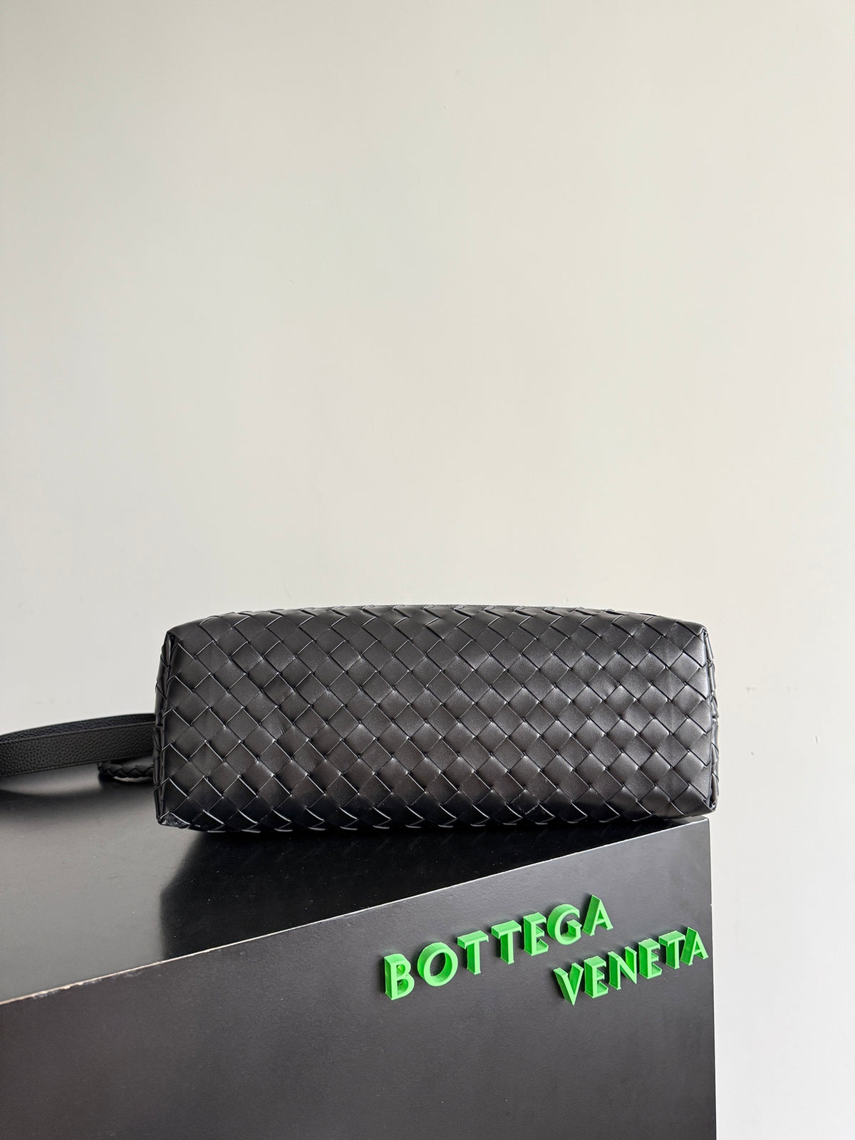 Bottega Veneta 807715 Black & Silver Designer Handbag - detail image 4