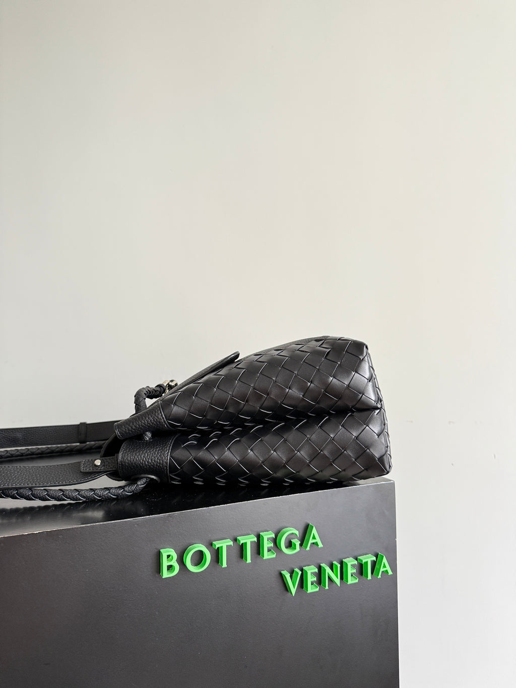 Bottega Veneta 807715 Black & Silver Designer Handbag - detail image 3