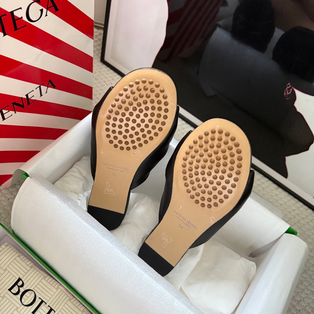 Bottega Veneta Black Slides EU 35-42 Edition 4 - detail image 9