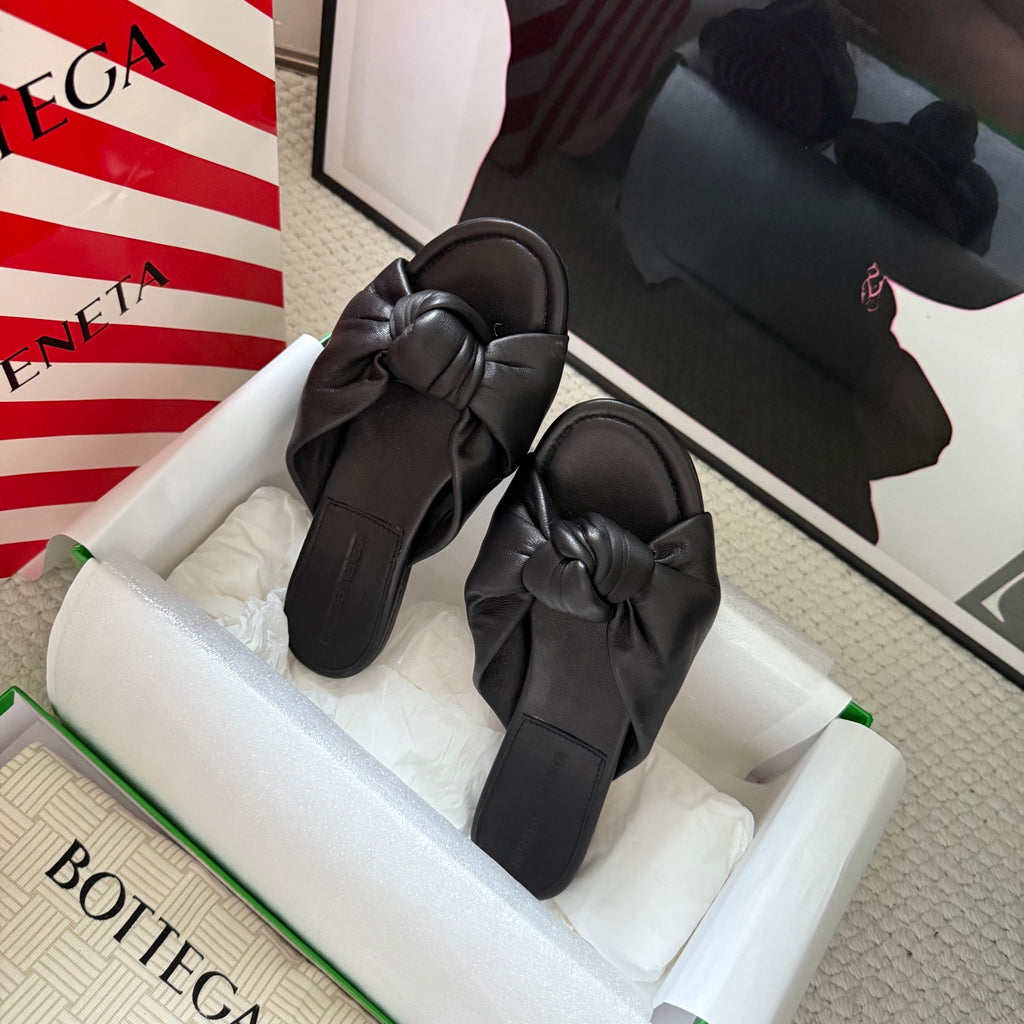 Bottega Veneta Black Slides EU 35-42 Edition 4 - detail image 8