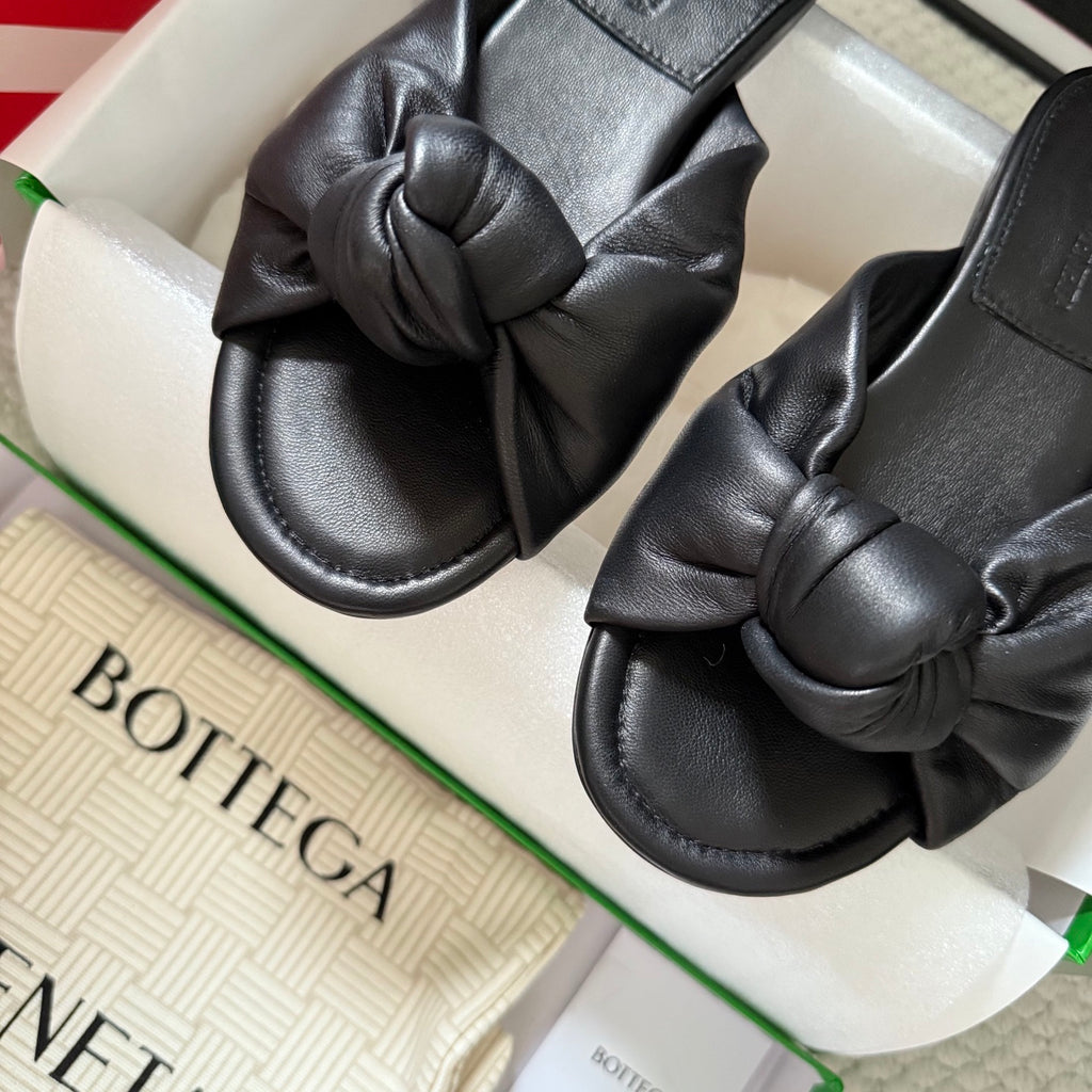 Bottega Veneta Black Slides EU 35-42 Edition 4 - detail image 3