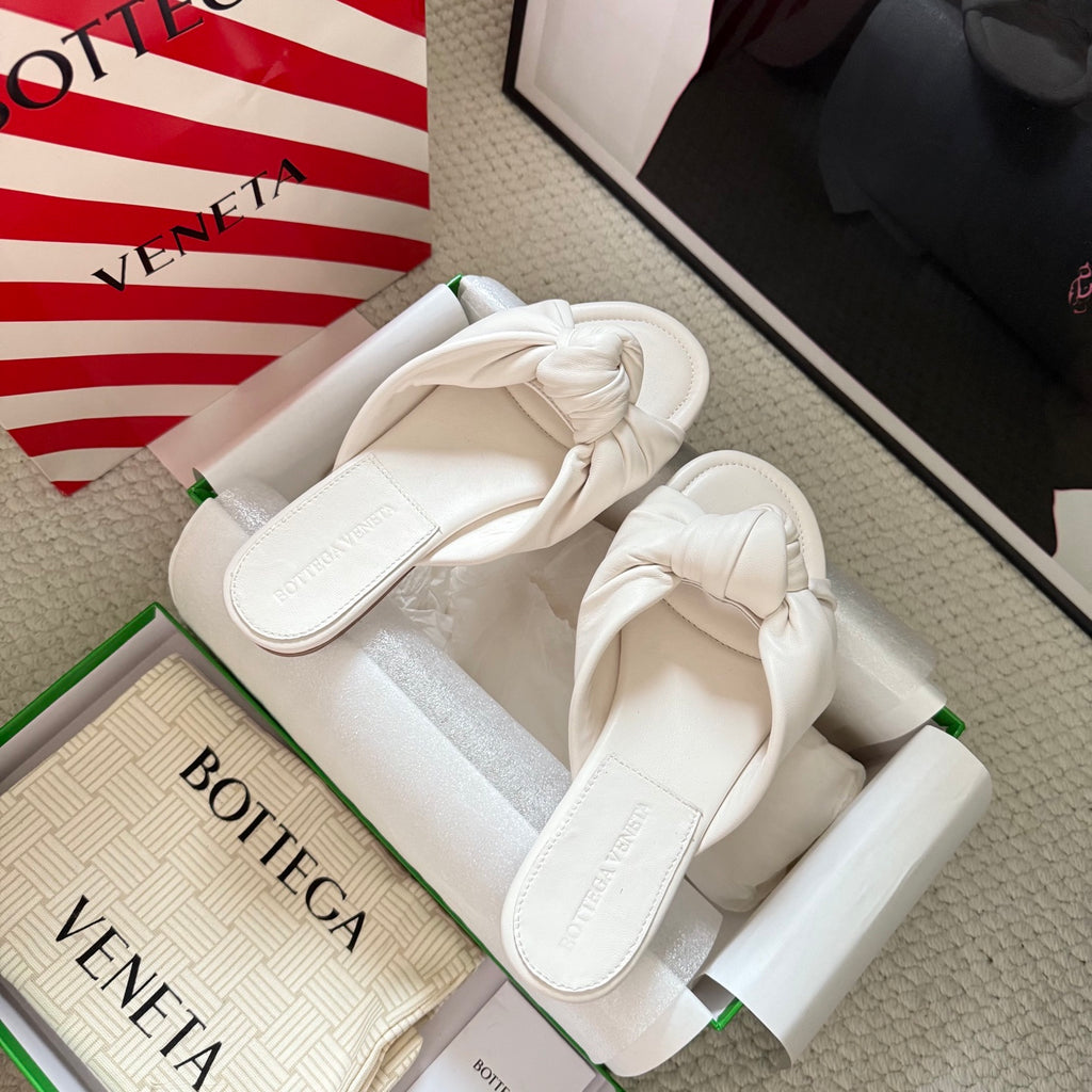 Bottega Veneta Black Slides EU 35-42 Edition 3 - detail image 6