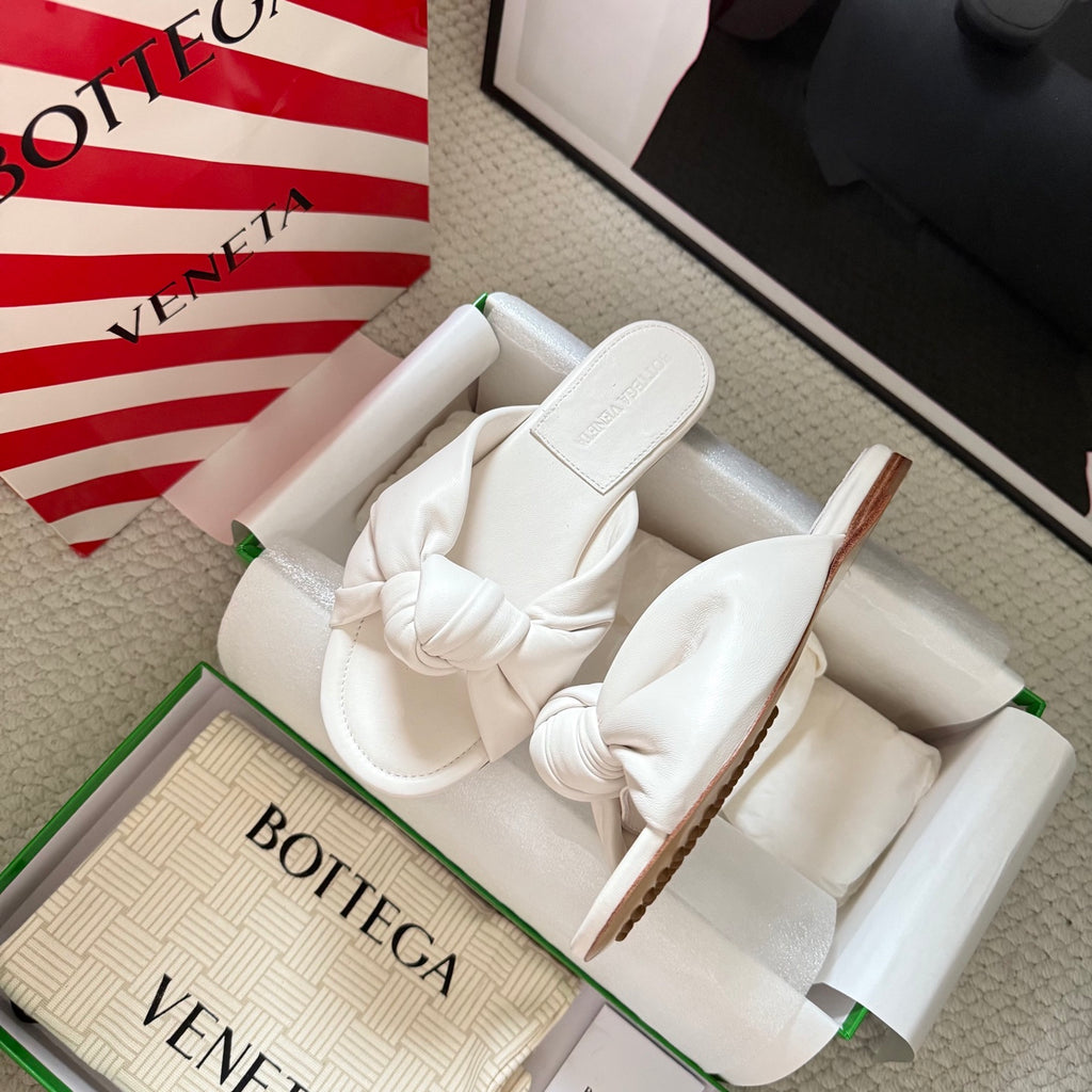 Bottega Veneta Black Slides EU 35-42 Edition 3 - detail image 2