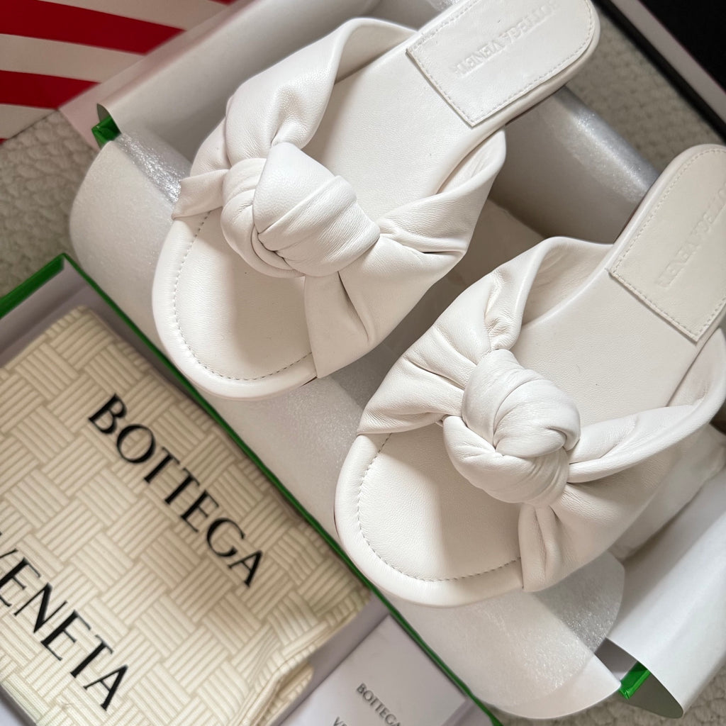 Bottega Veneta Black Slides EU 35-42 Edition 3 - detail image 3