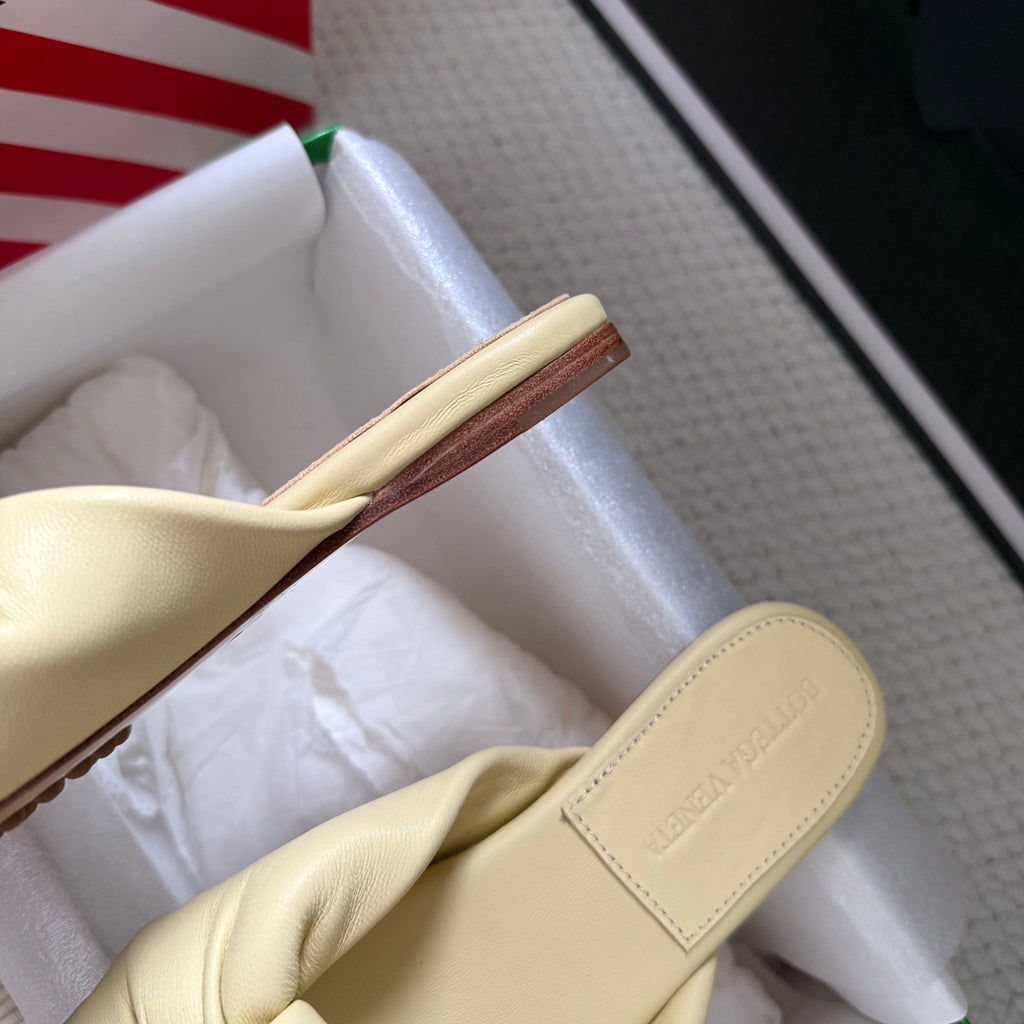 Bottega Veneta Black & Gold Slides EU 35-42 - detail image 5