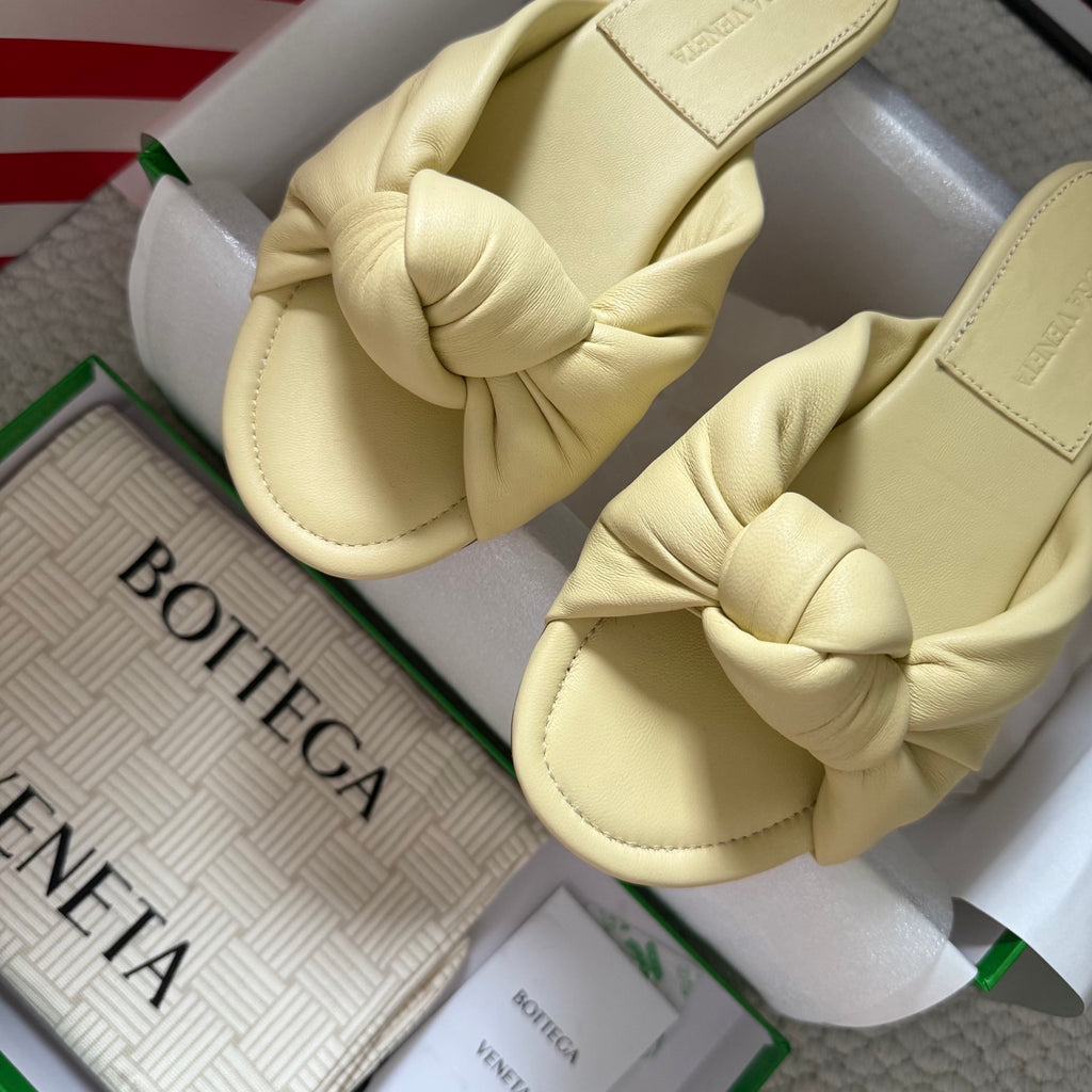 Bottega Veneta Black & Gold Slides EU 35-42 - detail image 3