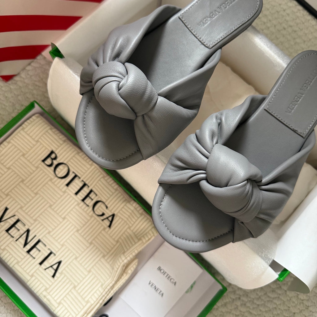 Bottega Veneta Black Slides EU 35-42 Edition 2 - detail image 2