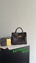 Bottega Veneta Black Designer Wallet Edition 24