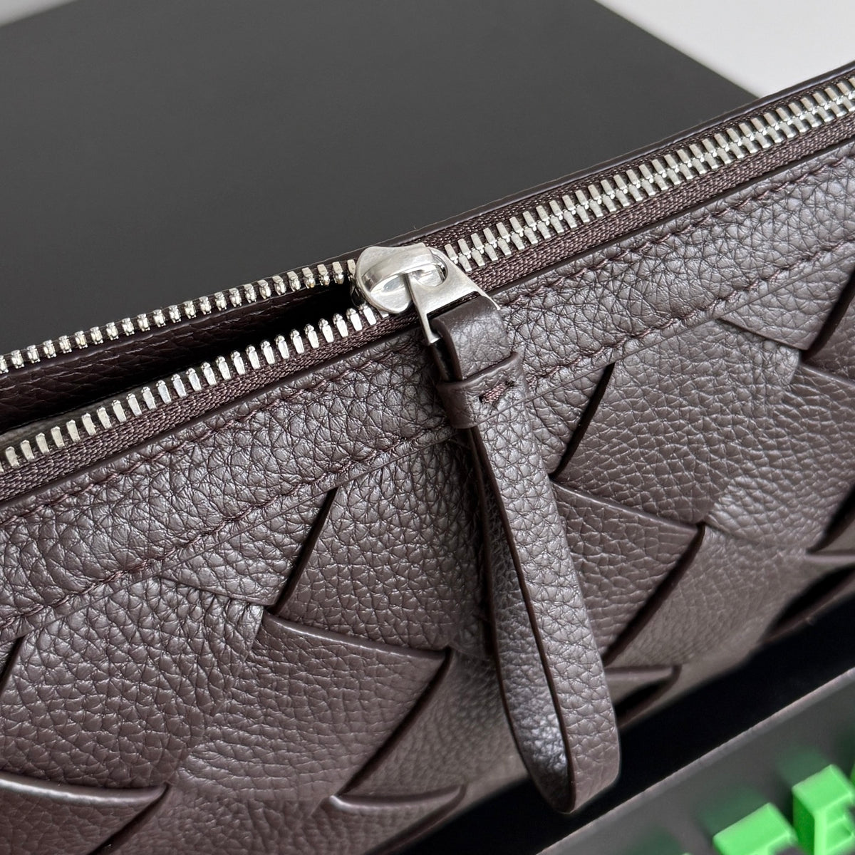 Bottega Veneta 837112 Black Designer Handbag - detail image 4