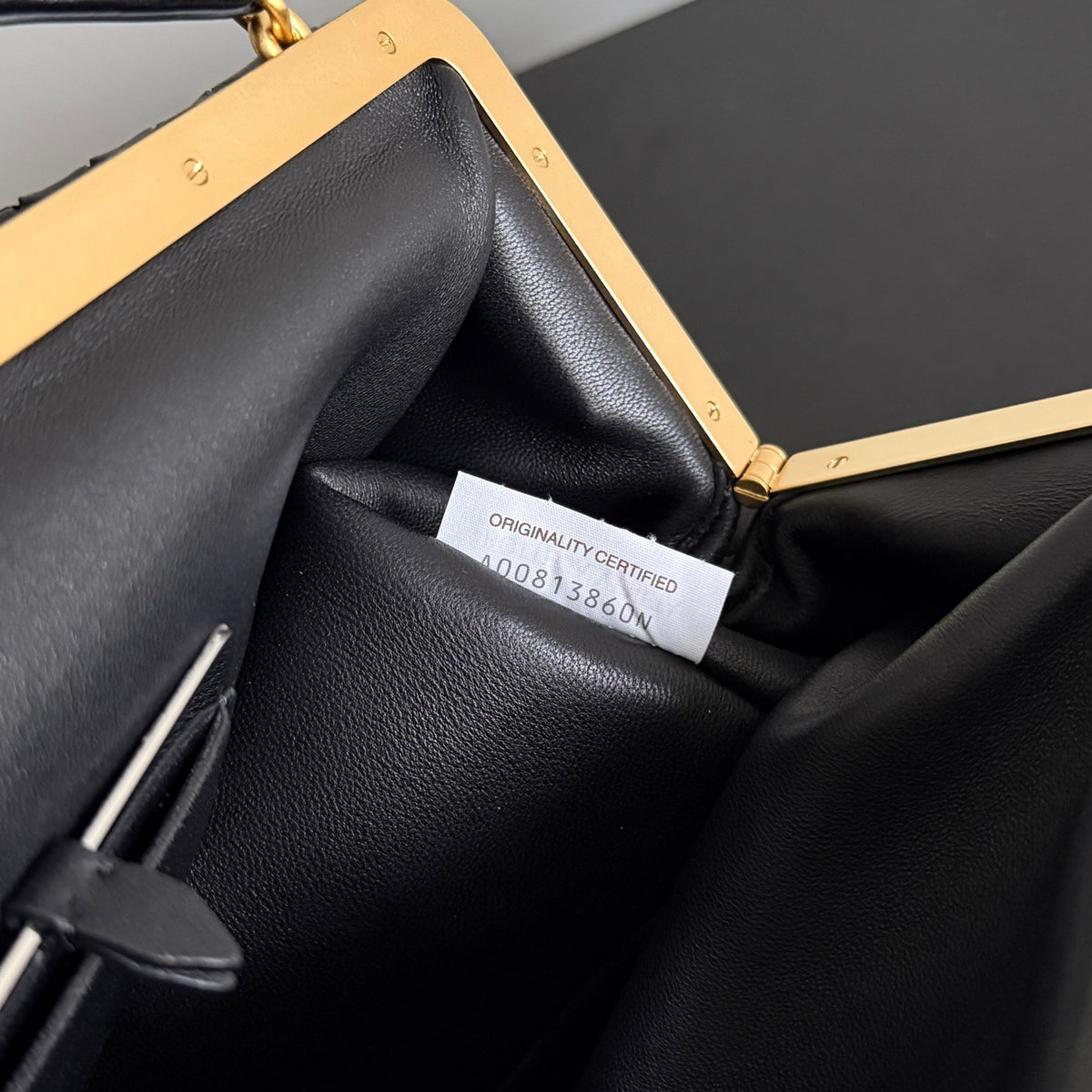 Bottega Veneta 868128 Black Designer Handbag - detail image 9
