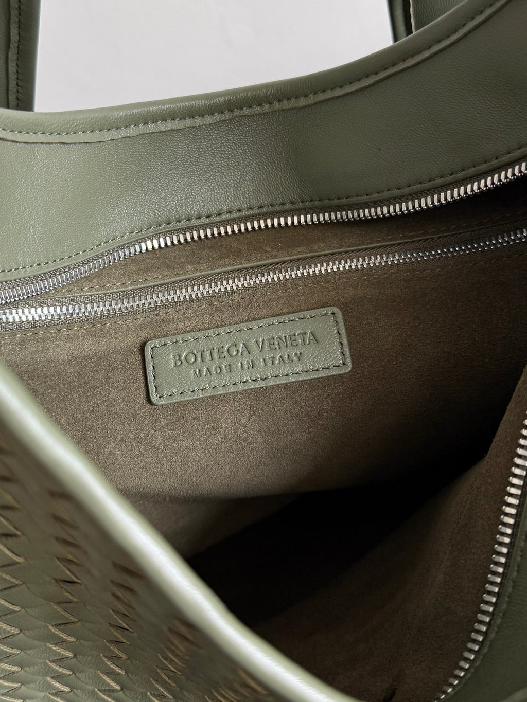 Bottega Veneta 826877 Black Designer Handbag - detail image 7