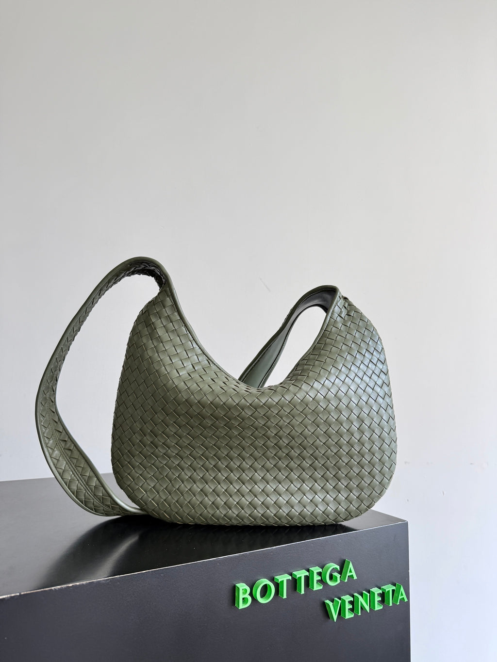 Bottega Veneta 826877 Black Designer Handbag