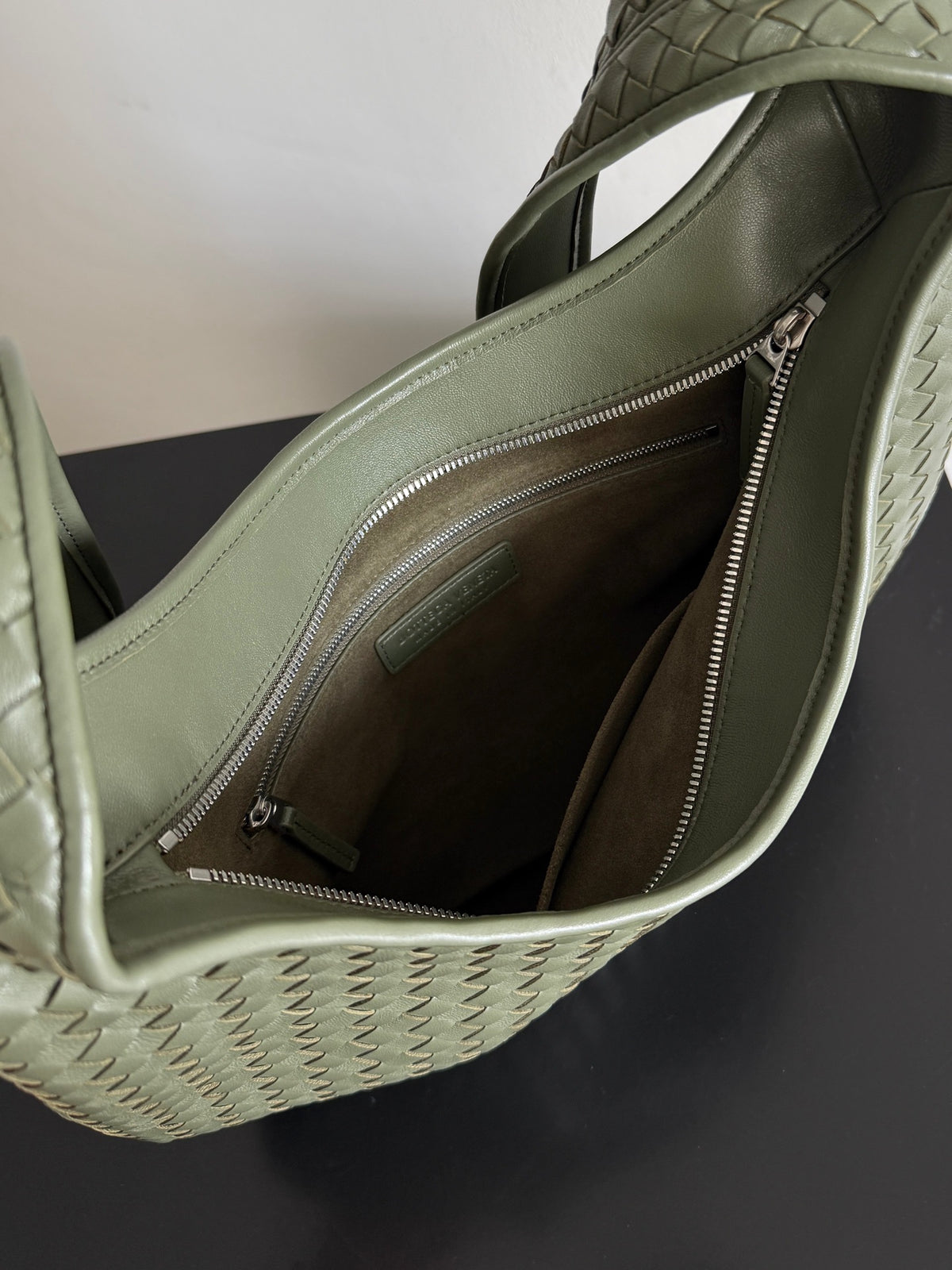 Bottega Veneta 826877 Black Designer Handbag - detail image 9