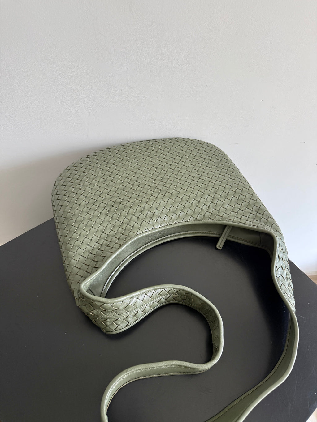Bottega Veneta 826877 Black Designer Handbag - detail image 3