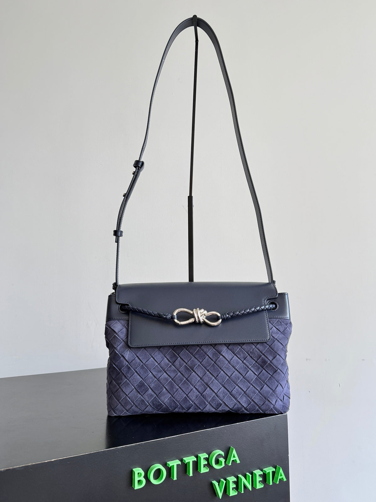 Bottega Veneta 815781 Silver Designer Handbag