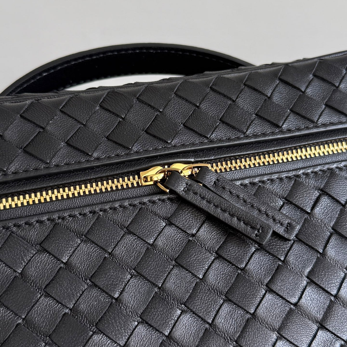 Bottega Veneta 843819 Black Designer Handbag Edition 2 - detail image 5