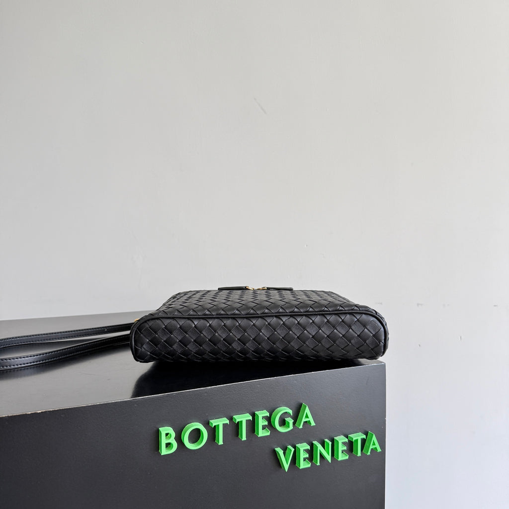Bottega Veneta 843819 Black Designer Handbag Edition 2 - detail image 4