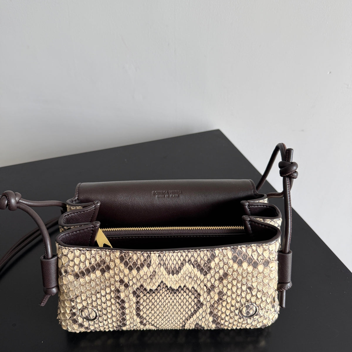 Bottega Veneta 843893 Black Clutch Bag Edition 2 - detail image 7