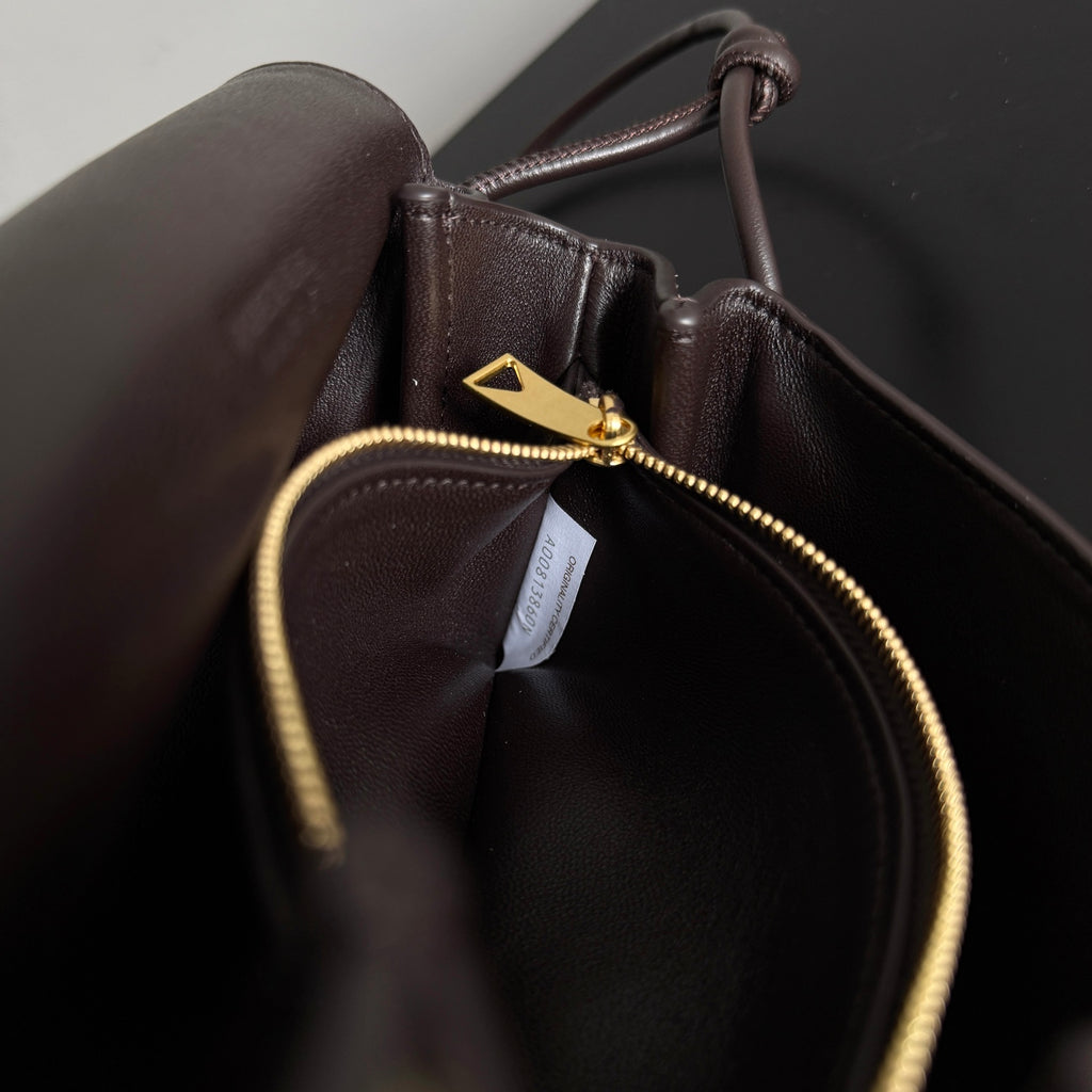 Bottega Veneta 843893 Black Clutch Bag Edition 2 - detail image 9