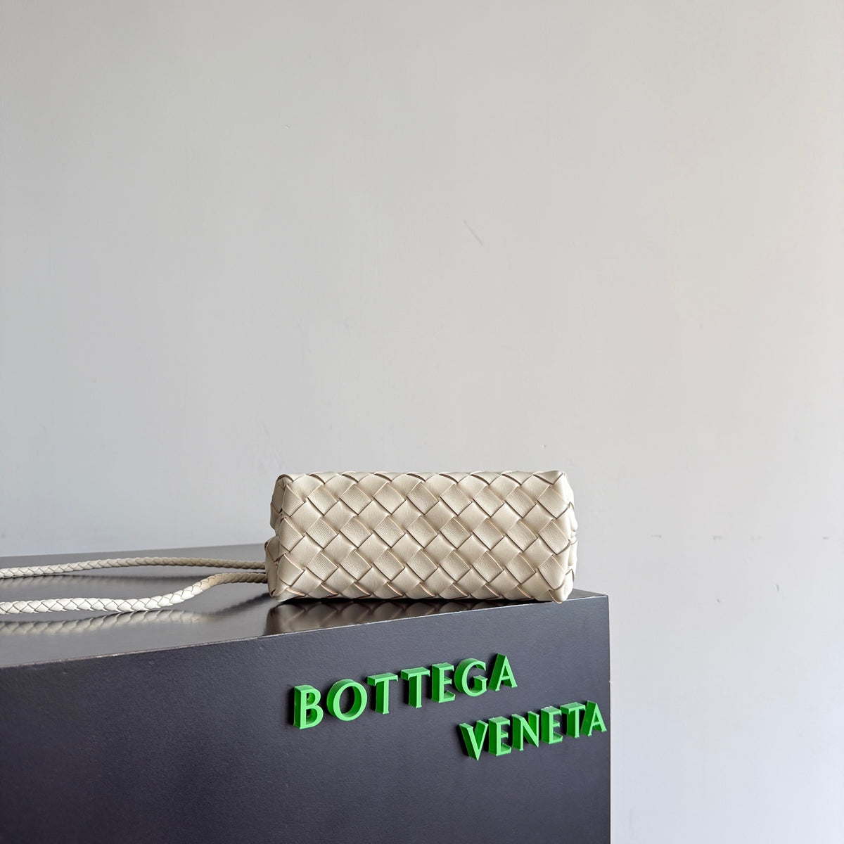 Bottega Veneta 874957 Silver Card Holder Edition 2 - detail image 4