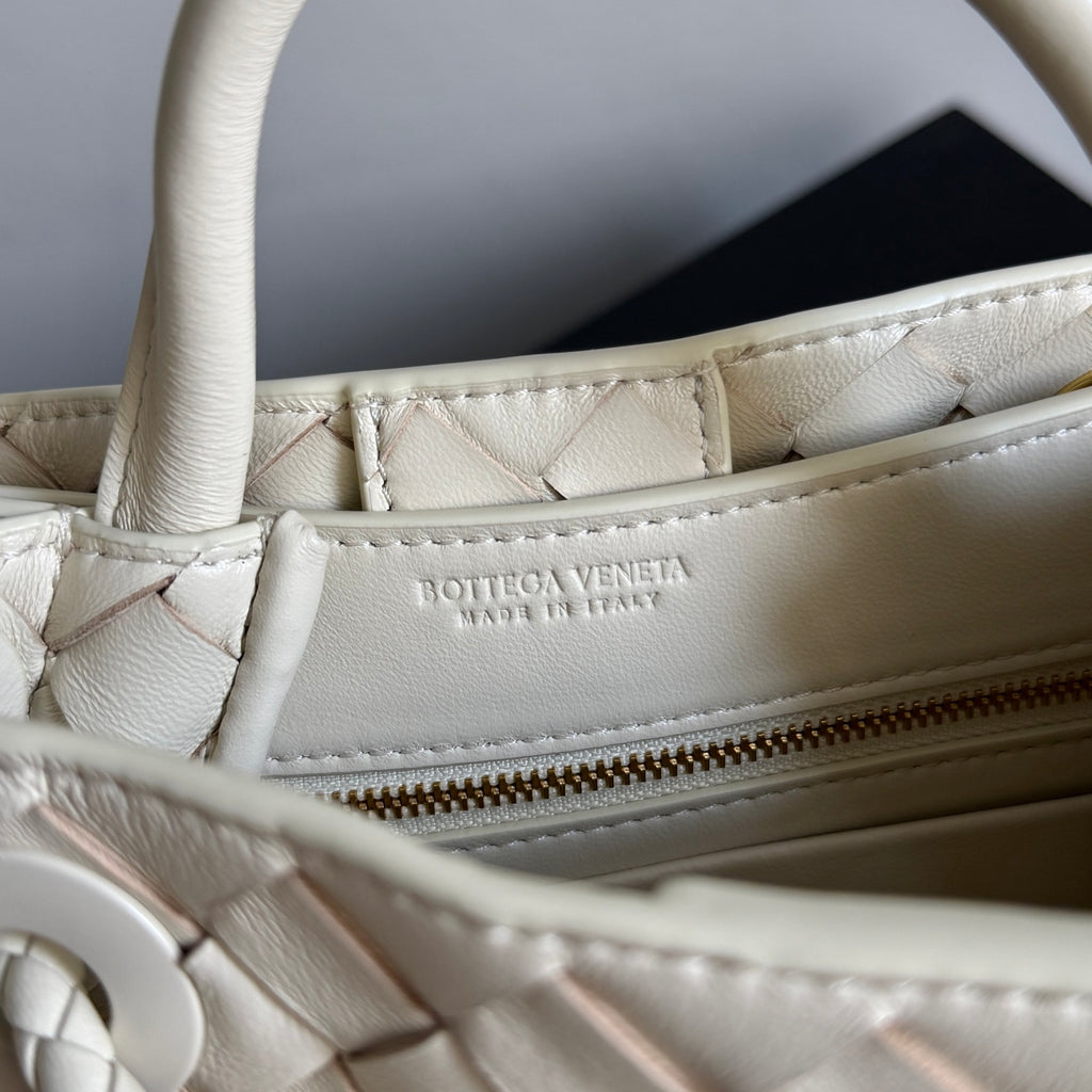 Bottega Veneta 874957 Silver Card Holder Edition 2 - detail image 9
