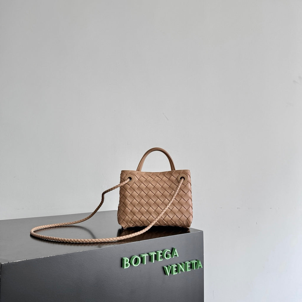 Bottega Veneta 874957 Silver Card Holder - detail image 3