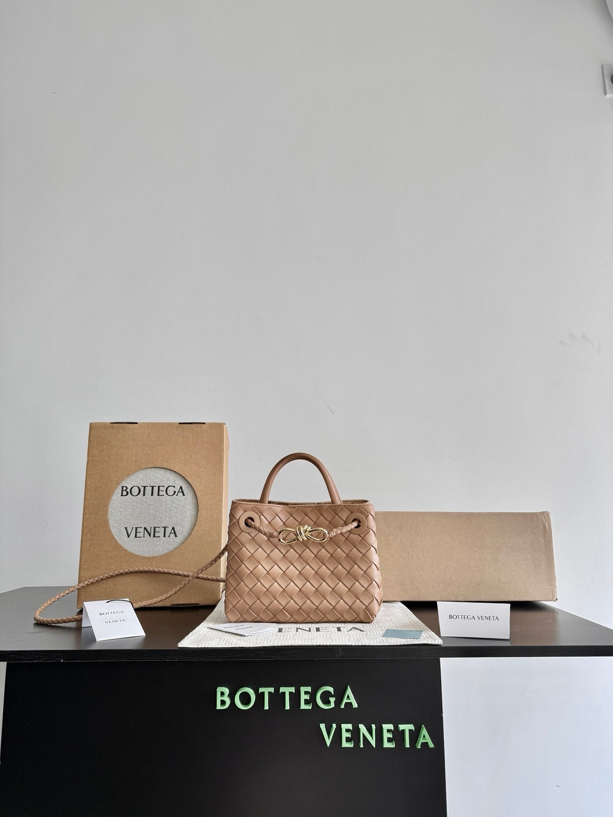Bottega Veneta Black Designer Wallet Edition 5