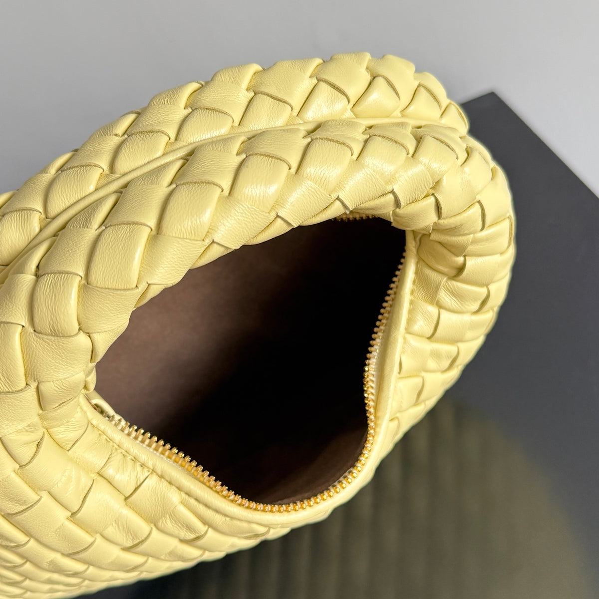Bottega Veneta 867031 Gold Designer Handbag - detail image 9
