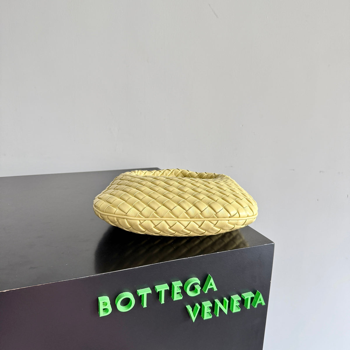 Bottega Veneta 867031 Gold Designer Handbag - detail image 3