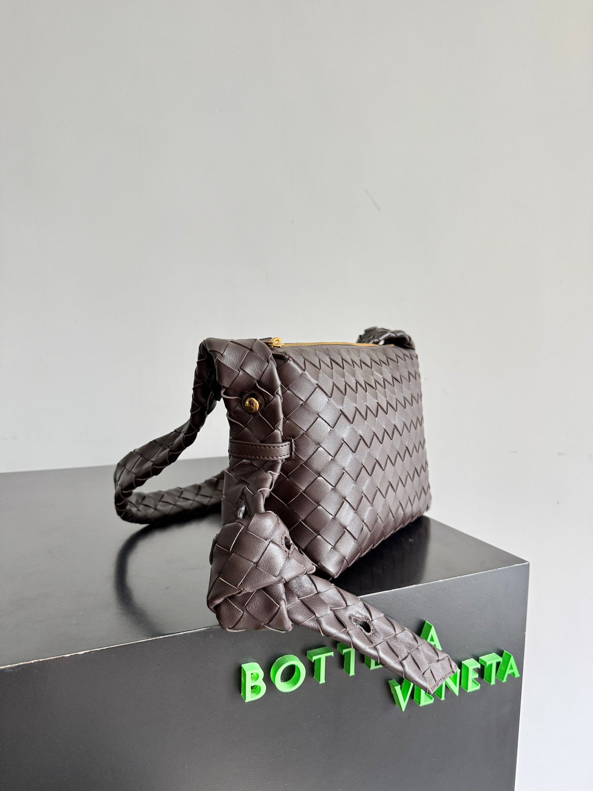Bottega Veneta 856617 Black Hobo Bag Edition 2 - detail image 5