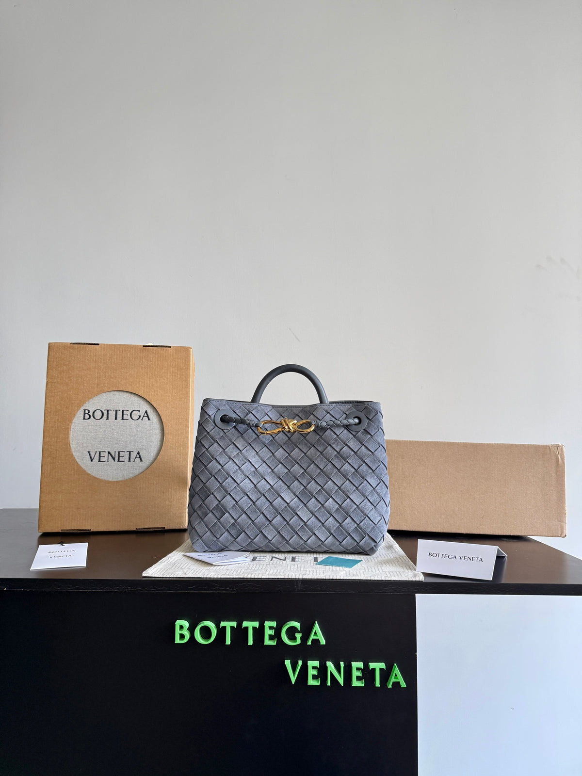Bottega Veneta Black Designer Handbag Edition 69