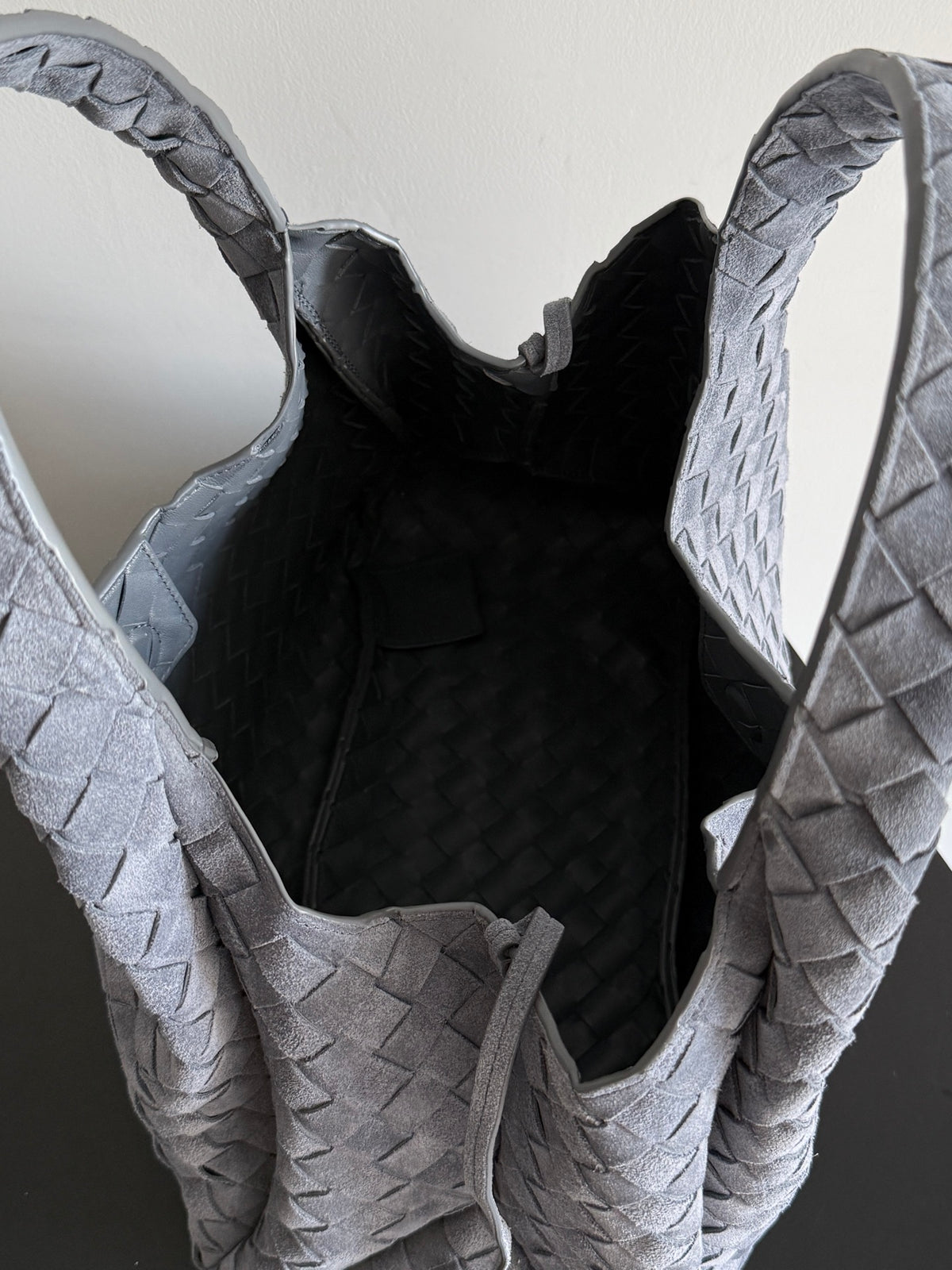 Bottega Veneta 844249 Black Designer Handbag - detail image 7
