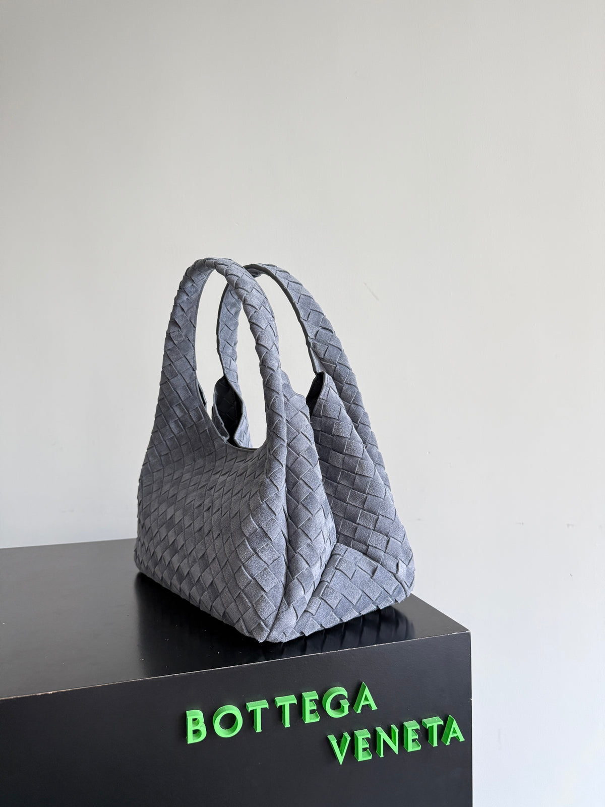 Bottega Veneta 844249 Black Designer Handbag - detail image 2