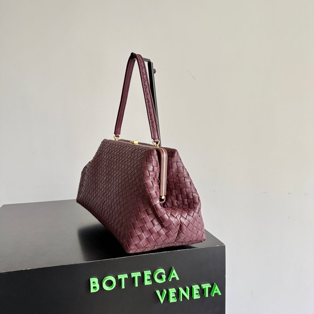 Bottega Veneta 868128 Black & Red Designer Handbag - detail image 2