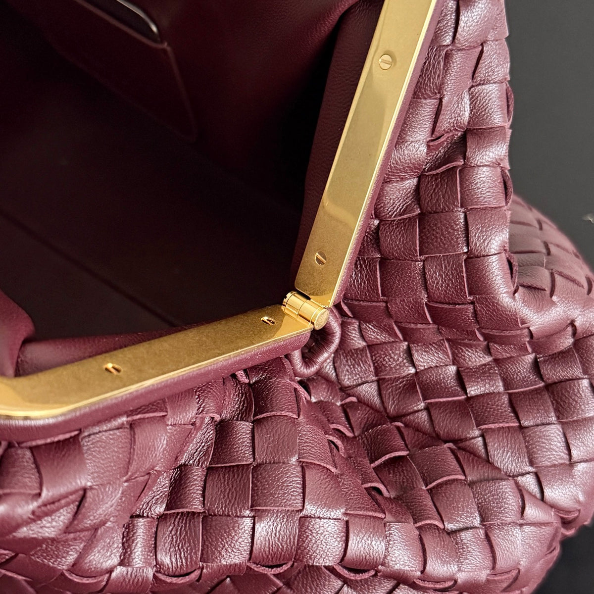 Bottega Veneta 868128 Black & Red Designer Handbag - detail image 6