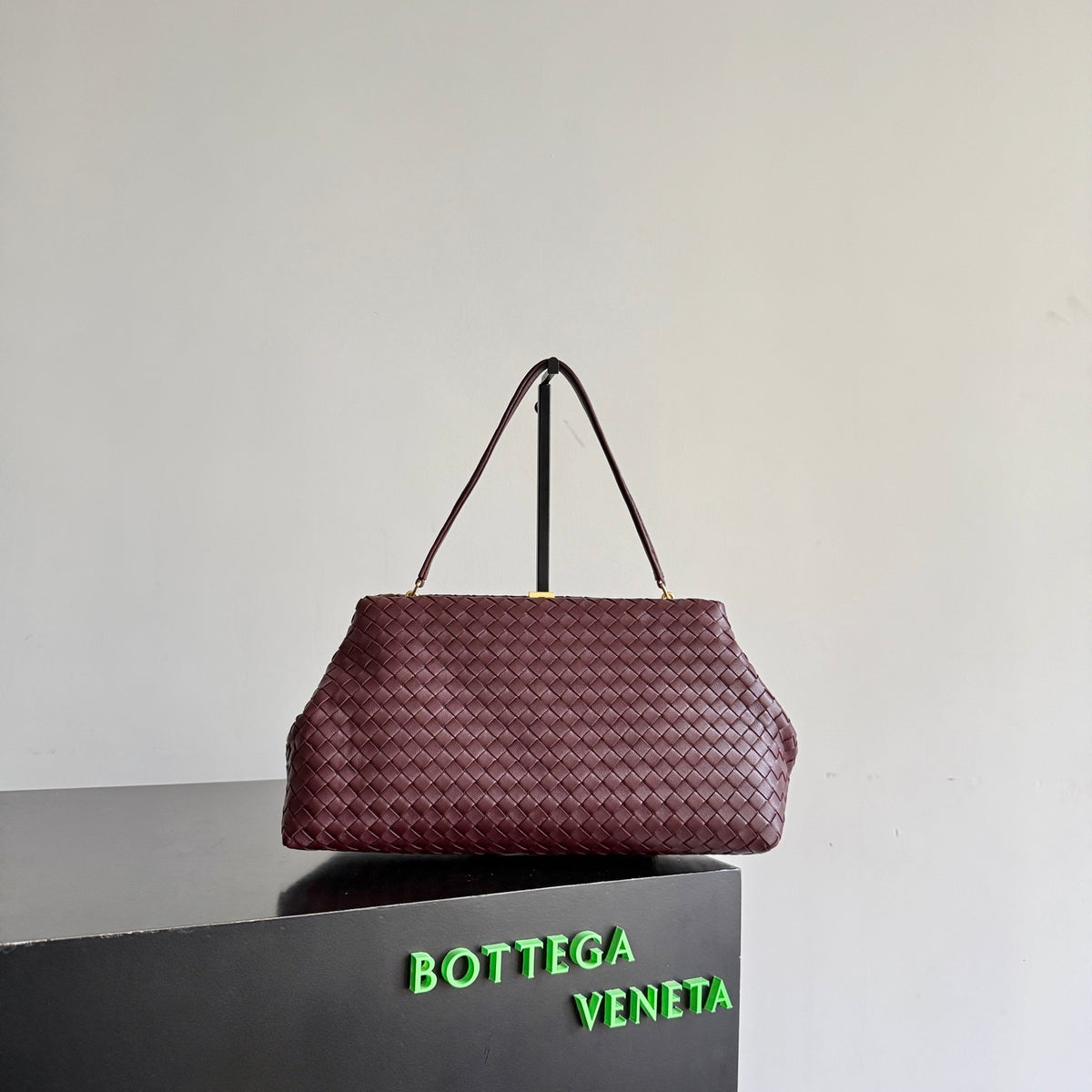 Bottega Veneta 868128 Black & Red Designer Handbag