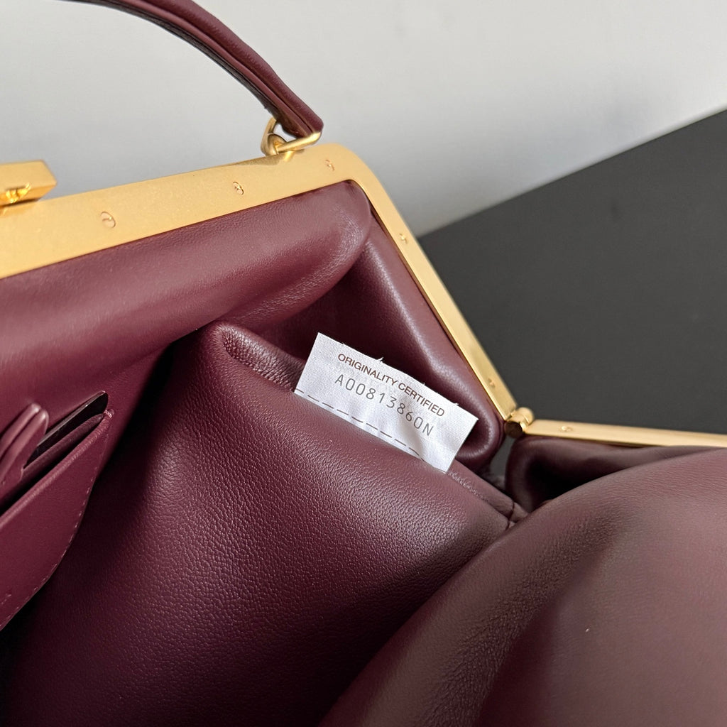 Bottega Veneta 868128 Black & Red Designer Handbag - detail image 8