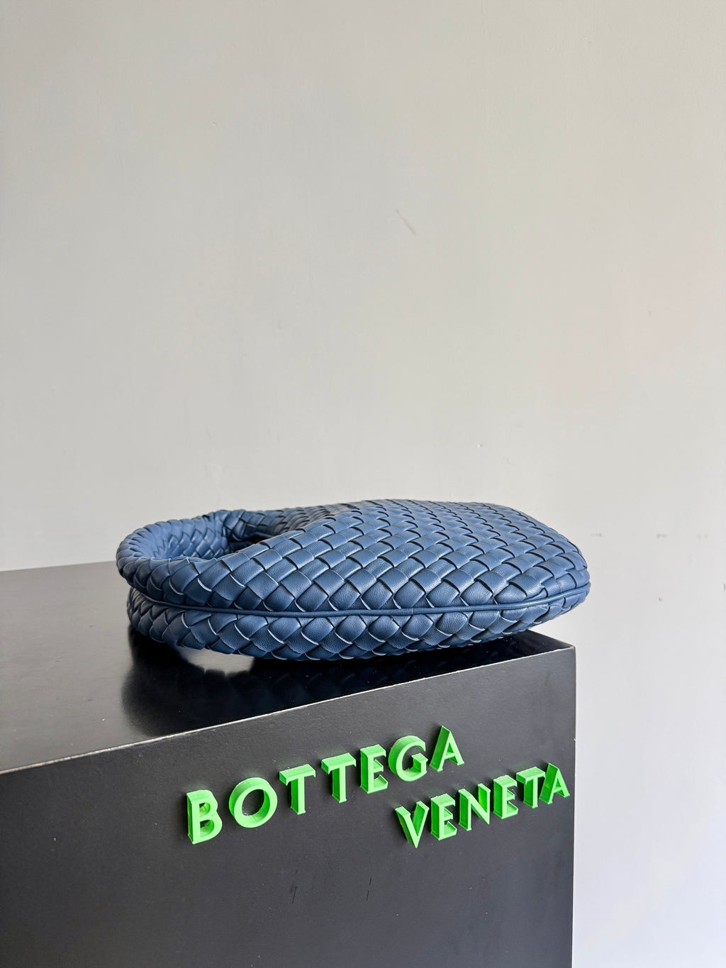 Bottega Veneta 856736 Blue Hobo Bag - detail image 2