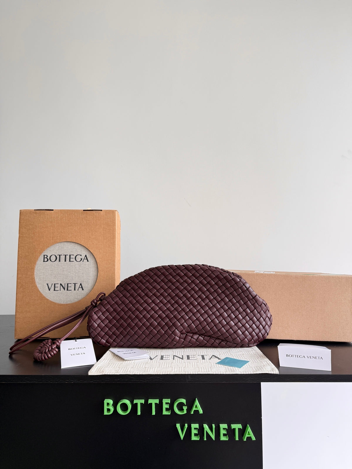 Bottega Veneta Black Designer Handbag Edition 96