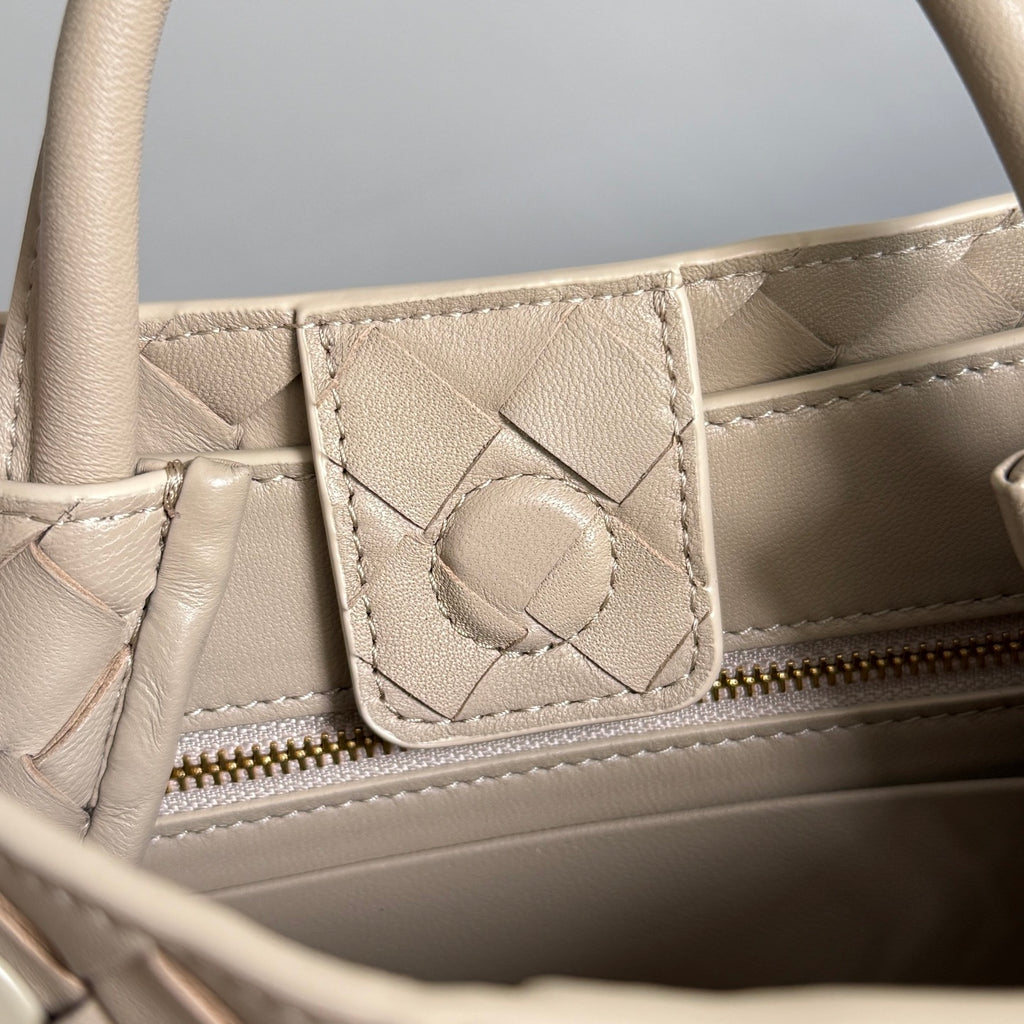 Bottega Veneta 874957 Black Card Holder Edition 2 - detail image 7