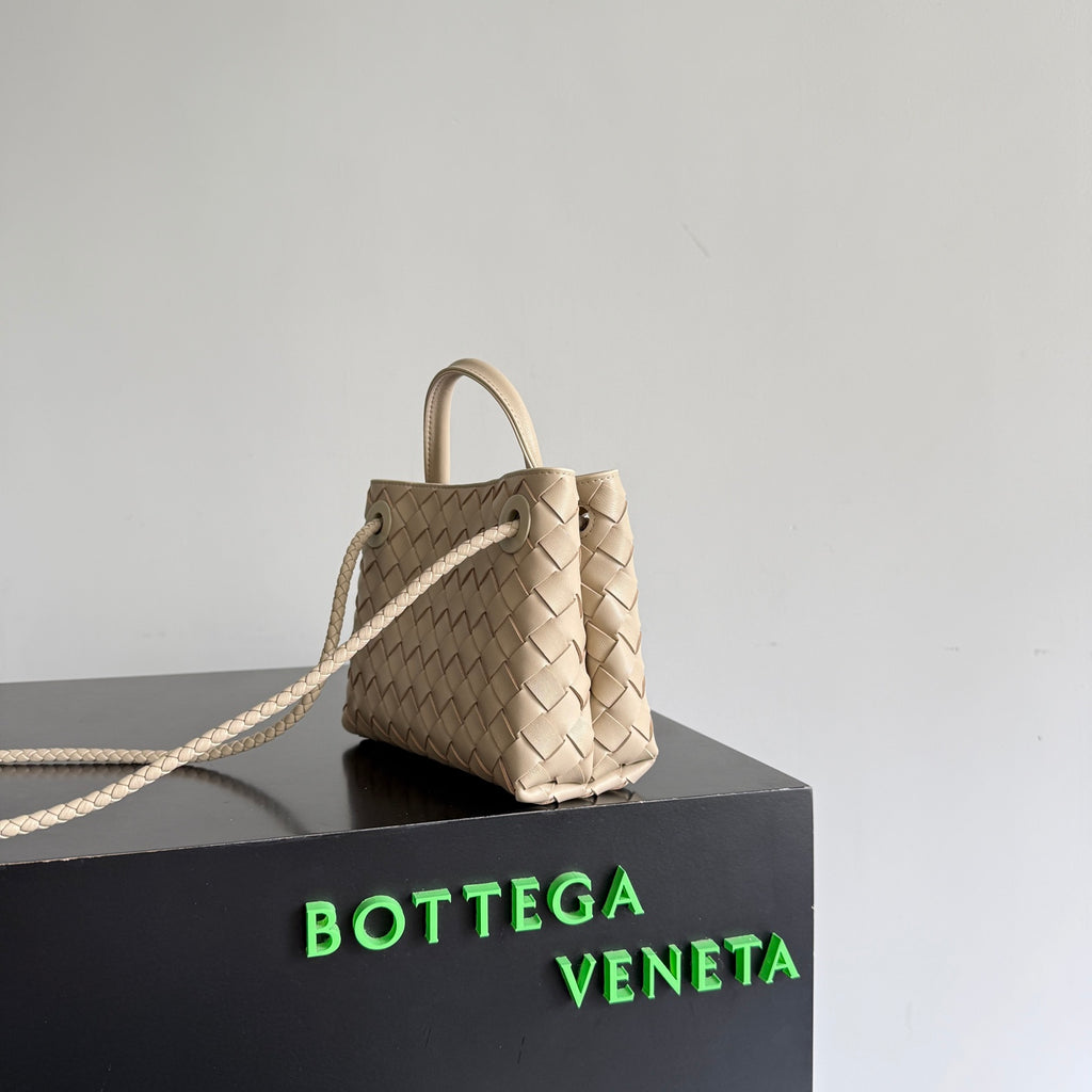 Bottega Veneta 874957 Black Card Holder Edition 2 - detail image 2