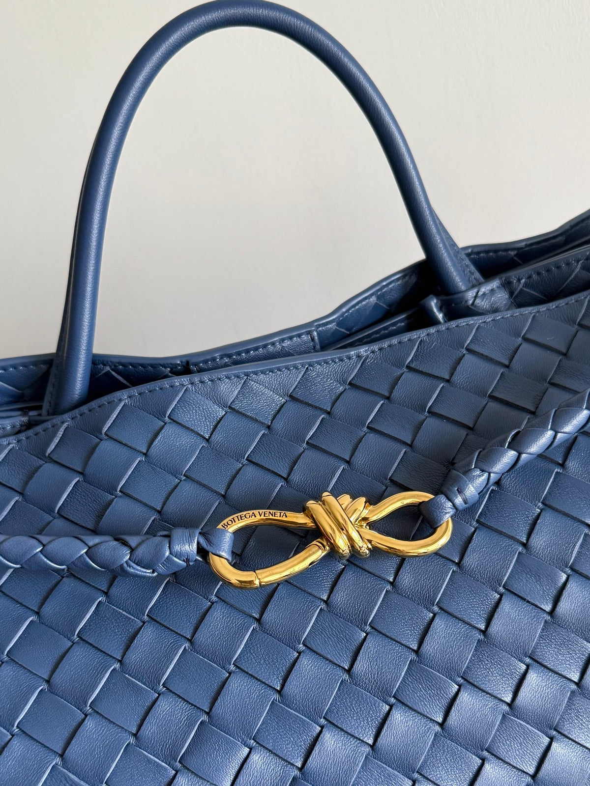 Bottega Veneta 743575 Blue Designer Handbag - detail image 4