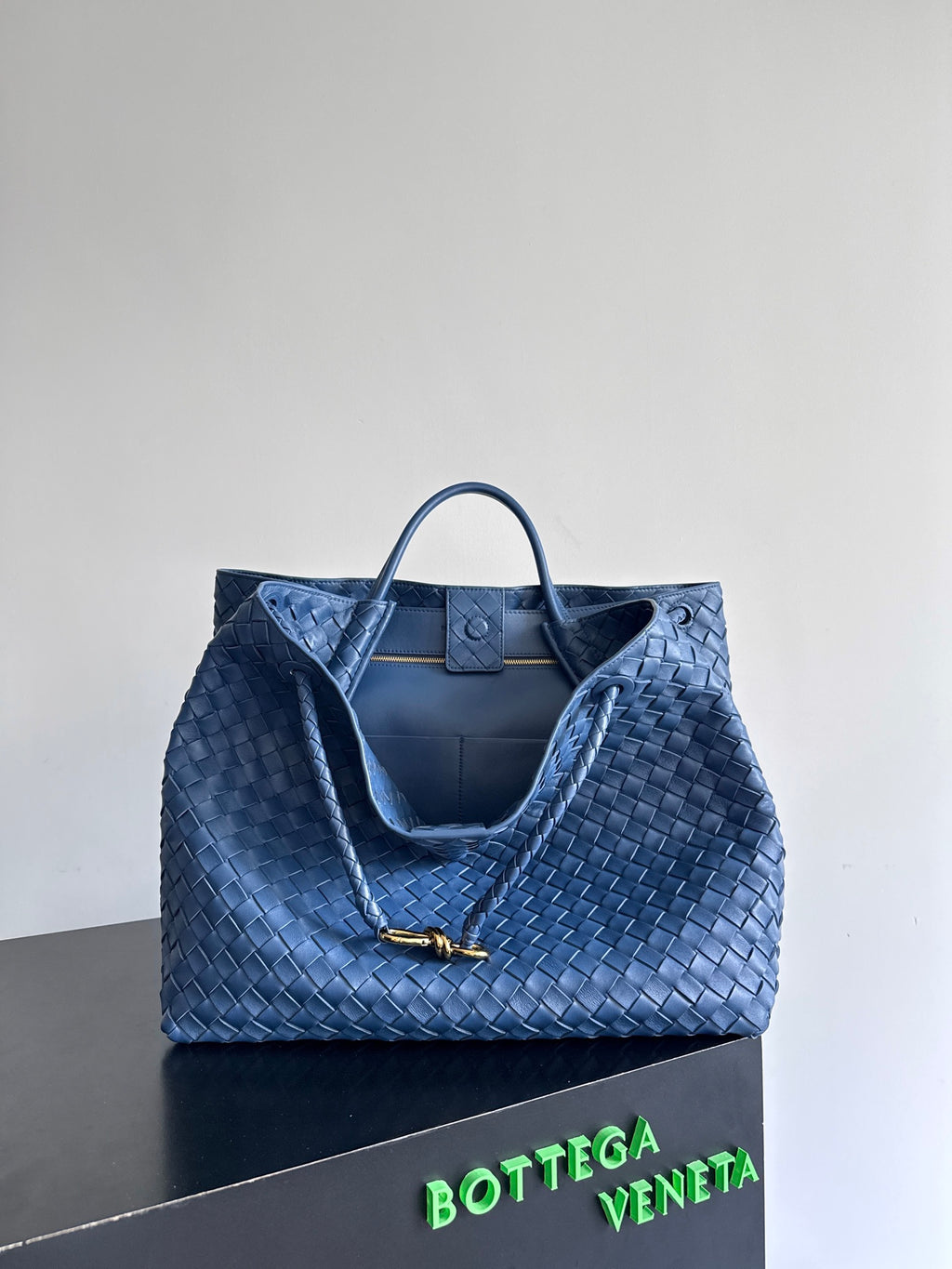 Bottega Veneta 743575 Blue Designer Handbag - detail image 6
