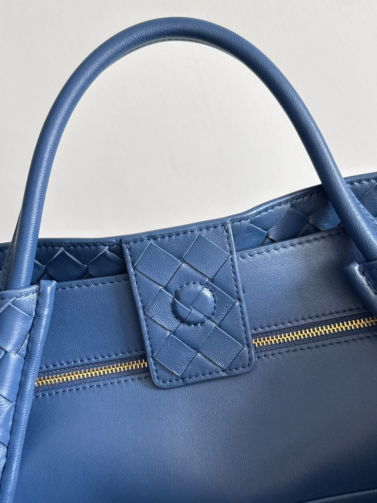 Bottega Veneta 743575 Blue Designer Handbag - detail image 7