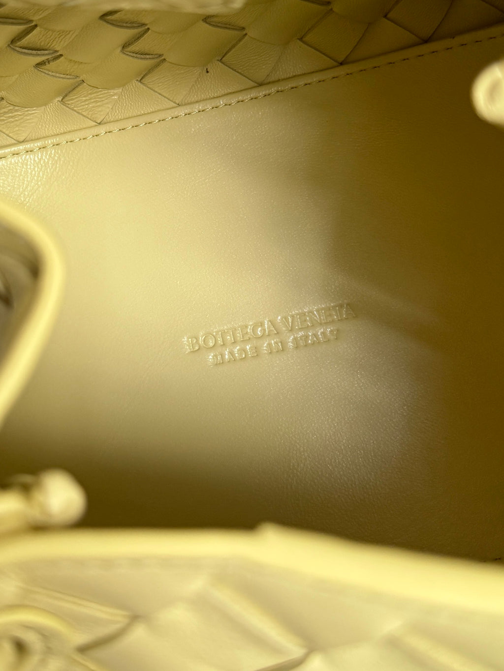 Bottega Veneta 796569 Black & Gold Designer Handbag - detail image 8